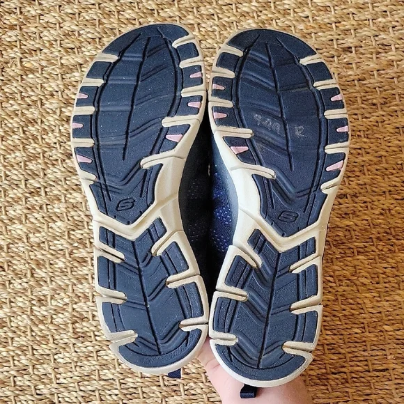 Skechers Navy Blue Slip On Women's Sneakers Size 7. Walking Shoes - Picture 8 of 9